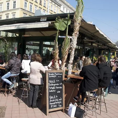 Operastreet City Center Apartment 