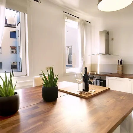 Operastreet City Center Apartment 