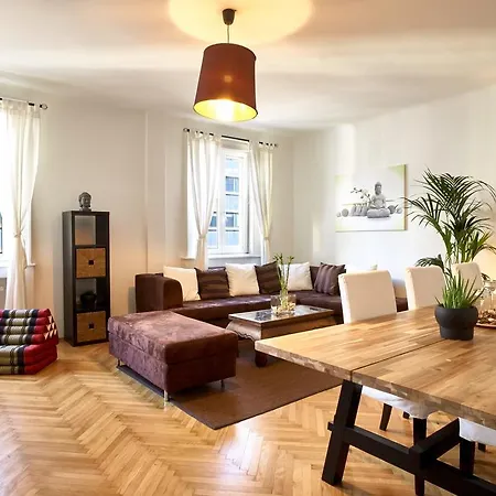 Operastreet City Center Apartment 