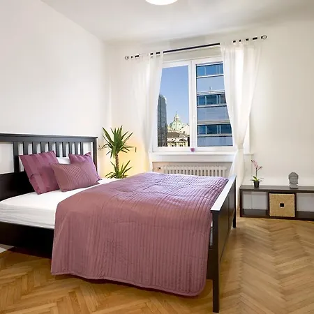 Operastreet City Center Apartment 